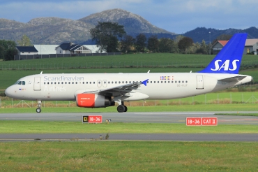SE-RJF (1383) 2000 Airbus A320-232