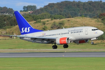 OY-KKS (28322) 2000 Boeing 737-683