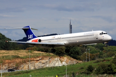 LN-RMM (53005) 1991 McDonnell Douglas MD-82