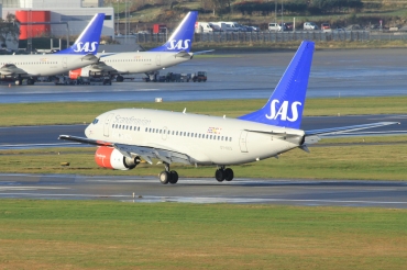 OY-KKS (28322) 2000 Boeing 737-683