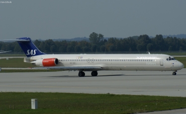 SE-DIK (cn 49728) McDonnell Douglas MD-82