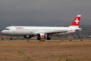 HB-IOC (520) 1995 Airbus A321-111