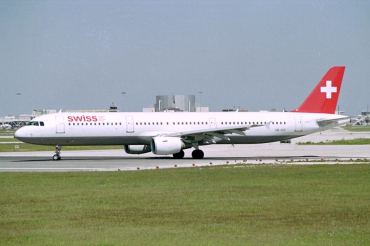 HB-IOC (520) 1995 Airbus A321-111