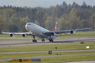 HB-JMF (561) 2003 Airbus A340-313