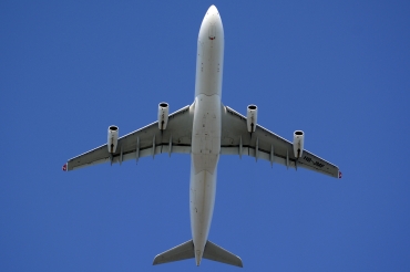 HB-JMF (561) 2003 Airbus A340-313
