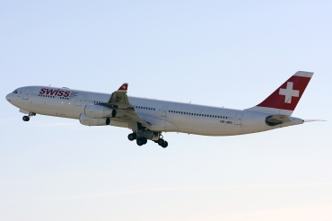 HB-JMD, (cn 556), Airbus A340-313