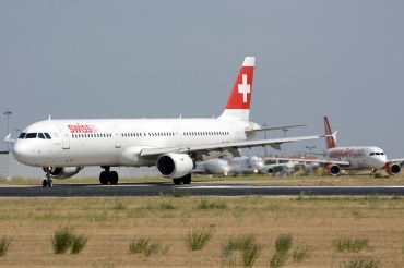 HB-IOC (520) 1995 Airbus A321-111