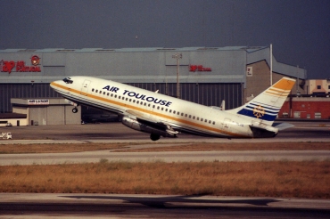 F-GLXG (cn 21736) Boeing 737-2M8Adv