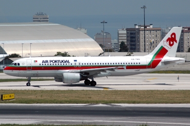 CS-TNG (945) 1998 Airbus A320-214
