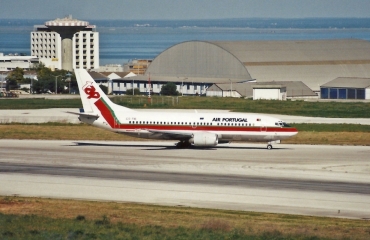CS-TIE (24450) 1990 Boeing 737-382