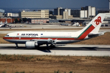 CS-TEH (483) 1988 Airbus A310-304