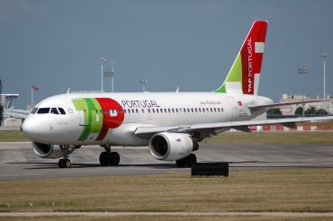 CS-TTH (917) 1998 Airbus A319-111