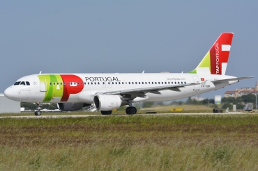 CS-TQD (870) 1999 Airbus A320-214