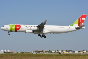 CS-TOA (041) 1994 Airbus A340-312