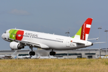 CS-TNS (4021) 2009 Airbus A320-214