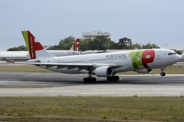 CS-TOO (914) 2008 Airbus A330-202