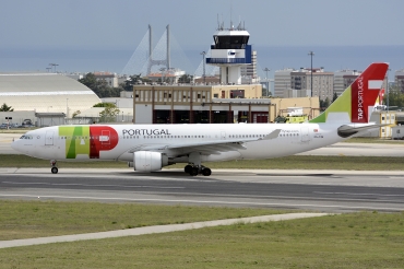 CS-TOI (195) 1997 Airbus A330-223