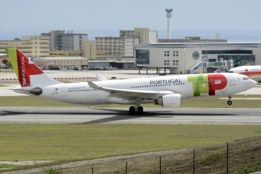 CS-TOI (195) 1997 Airbus A330-223