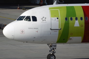 CS-TNK (1206) 2000 Airbus A320-214
