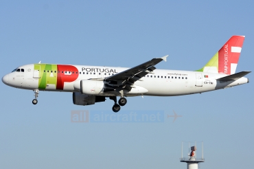 CS-TNI (982) 1999 Airbus A320-214