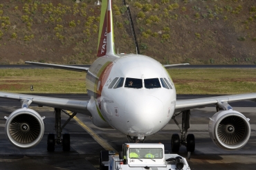 CS-TTO (1127) 1999 Airbus A319-111