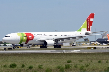 CS-TOR (486) 2002 Airbus A330-203