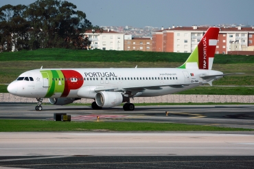 CS-TNK (1206) 2000 Airbus A320-214