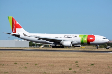 CS-TOJ (223) 1998 Airbus A330-223