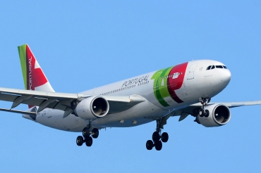 CS-TOR (486) 2002 Airbus A330-203