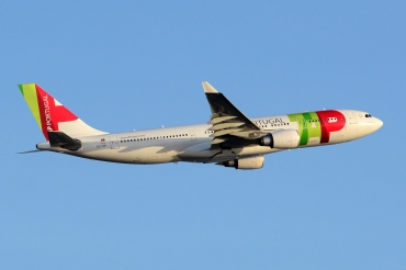 CS-TOR (486) 2002 Airbus A330-203