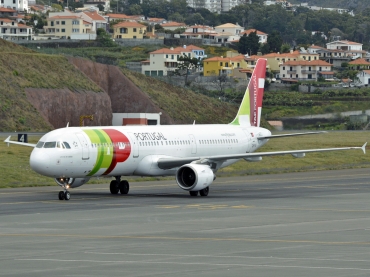 CS-TJF (1399) 2000 Airbus A321-211
