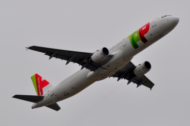CS-TJF (1399) 2000 Airbus A321-211