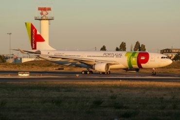 CS-TOF (308) 1999 Airbus A330-223