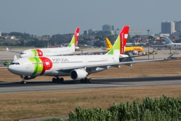 CS-TOO (914) 2008 Airbus A330-202