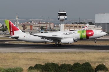 CS-TOS, (cn 365), Airbus A330-243