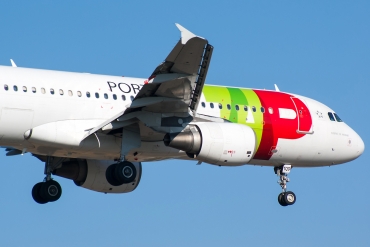 CS-TQD (870) 1999 Airbus A320-214