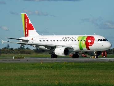CS-TTR (1756) 2002 Airbus A319-112