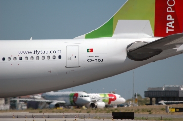 CS-TOJ (223) 1998 Airbus A330-223