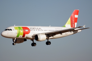 CS-TTN (1120) 1999 Airbus A319-111