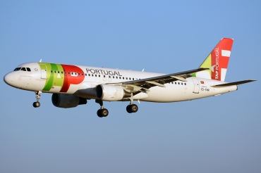 CS-TNR (3883) 2009 Airbus A320-214