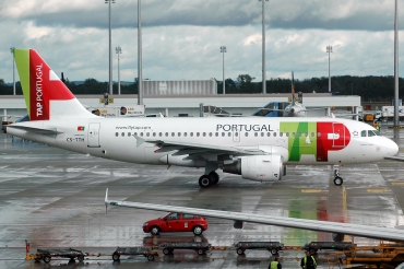 CS-TTH (917) 1998 Airbus A319-111