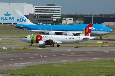CS-TNN (1816) 2002 Airbus A320-214