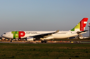 CS-TOO (914) 2008 Airbus A330-202
