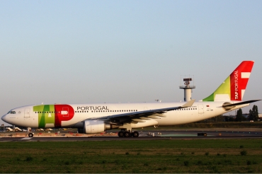 CS-TOR (486) 2002 Airbus A330-203