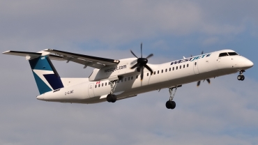 C-GJWE (4460) 2013 Bombardier Dash 8-Q402