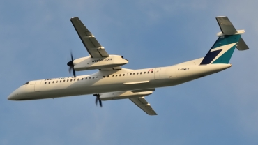 C-FWEP · Bombardier Dash 8-Q402 · (YUL / CYUL)