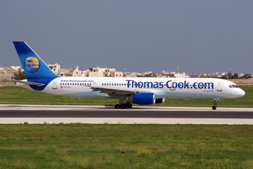 G-FCLJ (26160) 1993 Boeing 757-2Y0