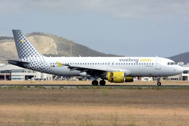 EC-MCU, (cn 3907), irbus A320-214