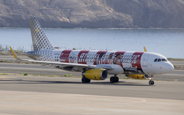 EC-LUO (5530) 2013 Airbus A320-232(WL)