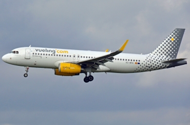 EC-MFN (6594) 2015 Airbus A320-232(WL)
